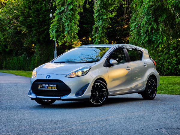 Toyota Aqua Hatchback, Petrol Hybrid, 2020, Silver