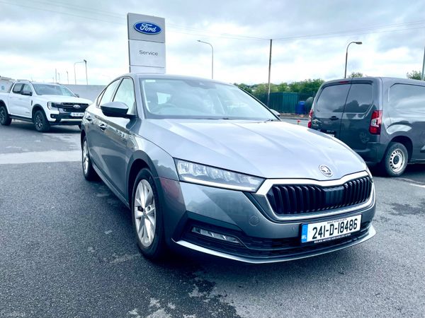 Skoda Octavia Saloon, Diesel, 2024, Grey