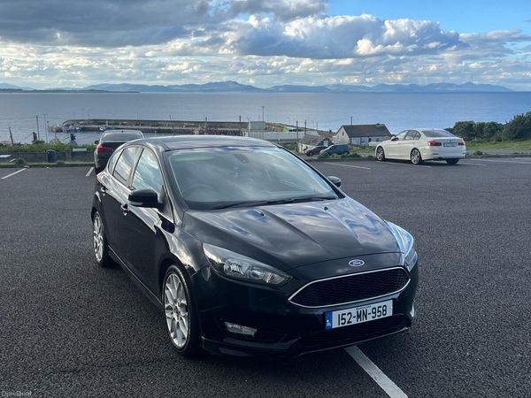 Ford Focus Hatchback, Petrol, 2015, Black