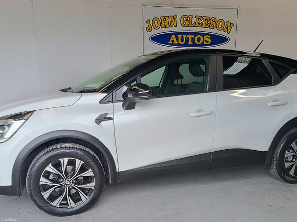 Renault Captur Hatchback, Petrol, 2023, White