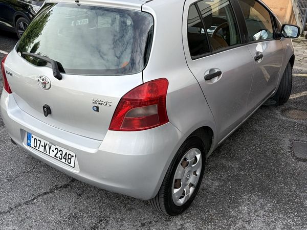 Toyota Yaris Hatchback, Petrol, 2007, Silver