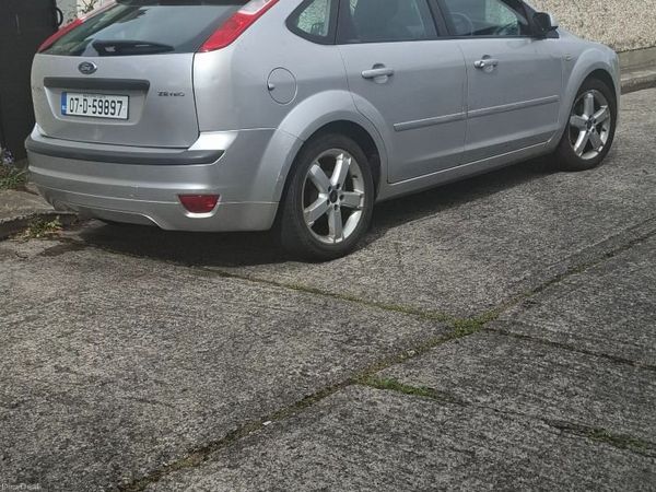 Ford Focus Hatchback, Petrol, 2007, Silver