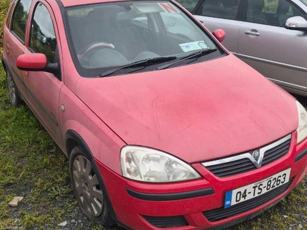 Vauxhall Corsa Hatchback, Petrol, 2004, Red