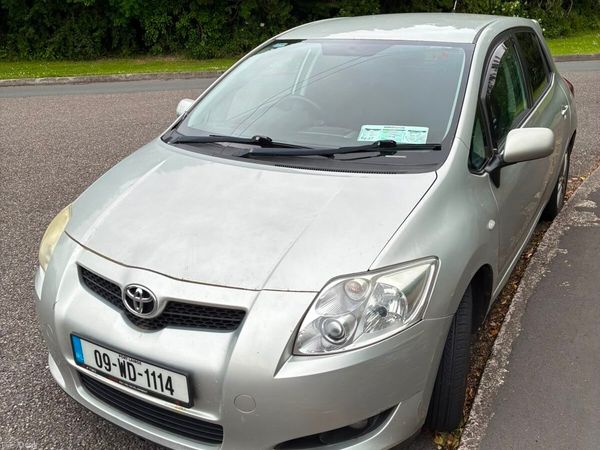 Toyota Auris Hatchback, Diesel, 2009, Silver