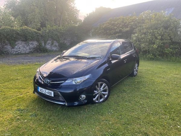 Toyota Auris Hatchback, Petrol Hybrid, 2014, Grey
