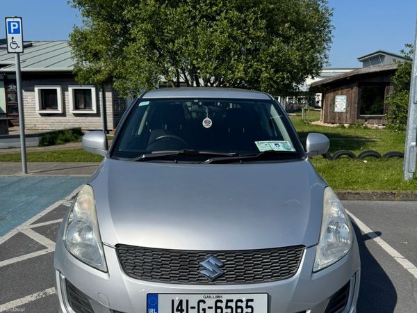Suzuki Swift Hatchback, Petrol, 2014, Silver