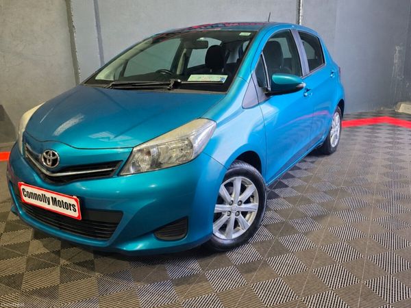 Toyota Yaris Hatchback, Petrol, 2012, Blue