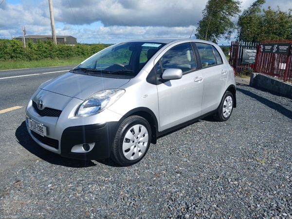 Toyota Yaris Hatchback, Diesel, 2011, Silver