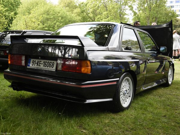 BMW M3 Saloon, Petrol, 1991, Black