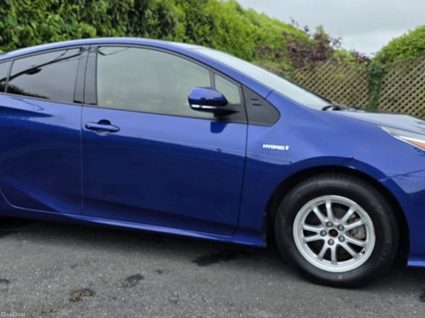Toyota Prius Hatchback, Petrol Hybrid, 2018, Blue