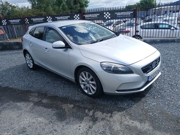 Volvo V40 Hatchback, Petrol, 2015, Silver
