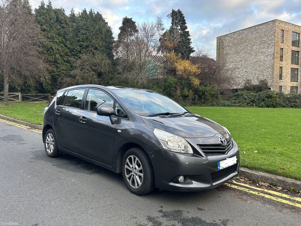 Toyota Verso MPV, Petrol, 2011, Grey