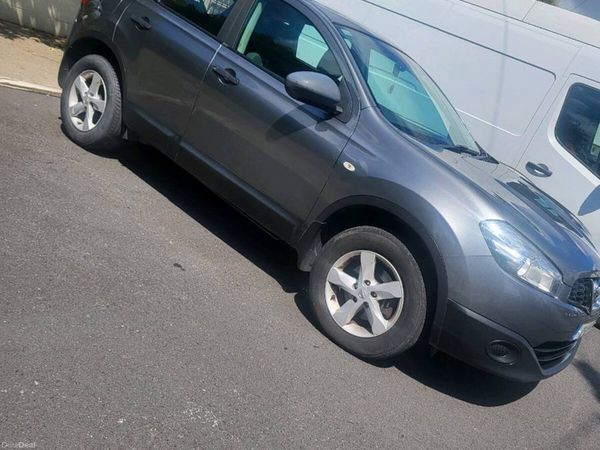 Nissan Qashqai Hatchback, Petrol, 2012, Grey