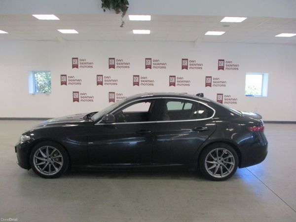 Alfa Romeo Giulia Saloon, Diesel, 2017, Black