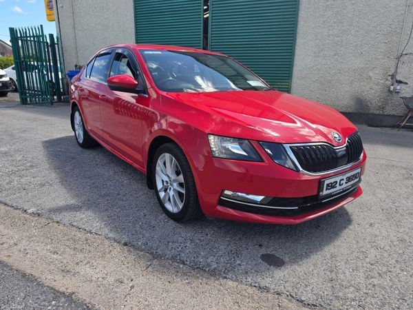 Skoda Octavia Saloon, Petrol, 2019, Red