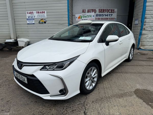Toyota Corolla Saloon, Petrol Hybrid, 2019, White