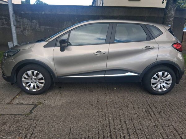 Renault Captur Hatchback, Diesel, 2016, Gold