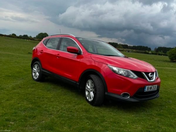 Nissan Qashqai Hatchback, Diesel, 2016, Red