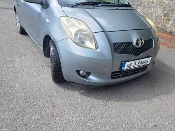 Toyota Yaris Hatchback, Petrol, 2006, Silver