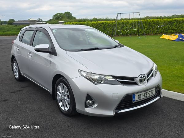 Toyota Auris Hatchback, Diesel, 2015, Silver