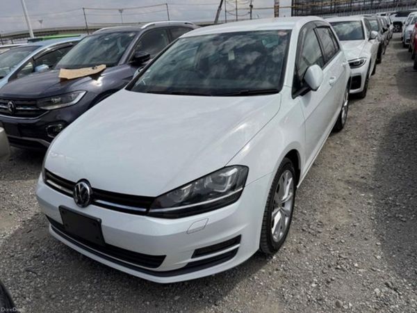 Volkswagen Golf Hatchback, Petrol, 2017, White