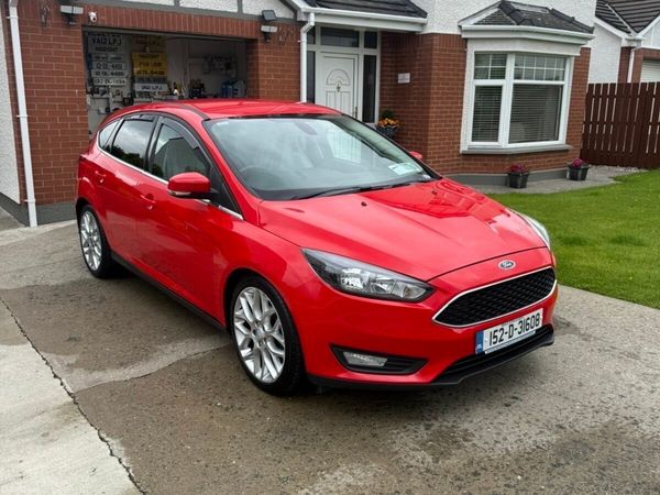Ford Focus Hatchback, Diesel, 2015, Red
