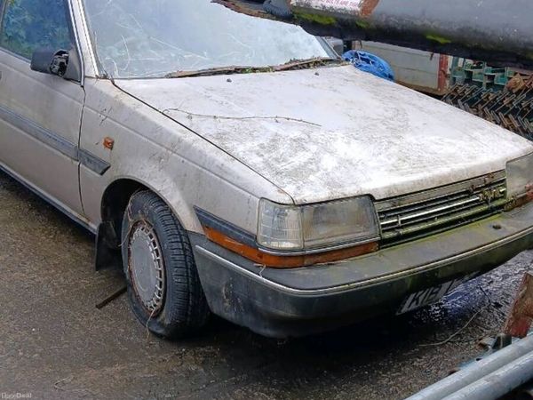 Toyota Carina Saloon, Petrol, 1987, Beige