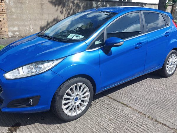 Ford Fiesta Hatchback, Petrol, 2013, Blue
