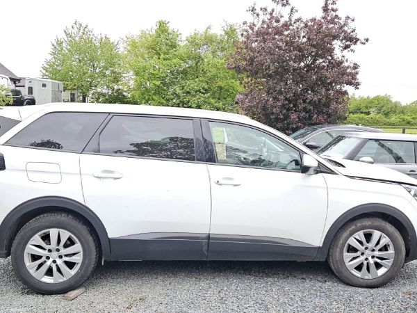 Peugeot 5008 MPV, Diesel, 2019, White