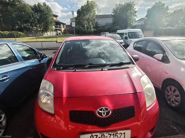Toyota Yaris Hatchback, Petrol, 2007, Red