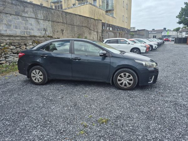 Toyota Corolla Saloon, Diesel, 2015, Black