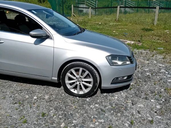 Volkswagen Passat Saloon, Diesel, 2012, Silver