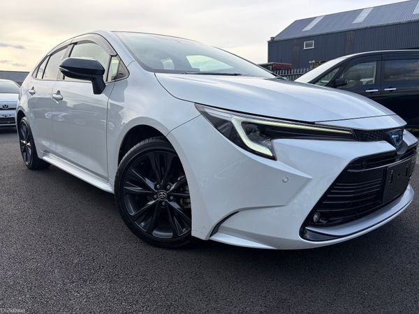 Toyota Corolla Saloon, Petrol Hybrid, 2023, White