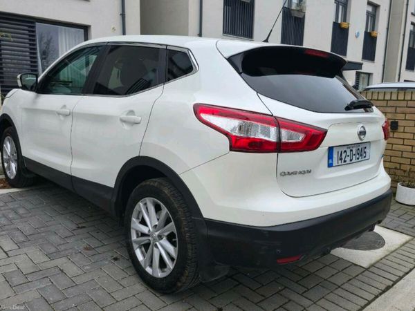 Nissan Qashqai Hatchback, Diesel, 2014, White