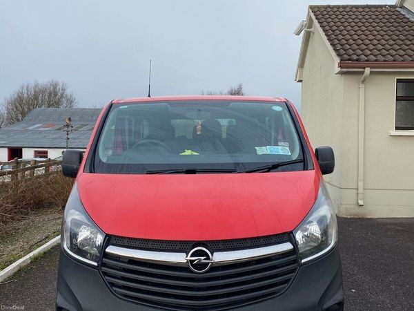 Opel Vivaro MPV, Diesel, 2016, Red