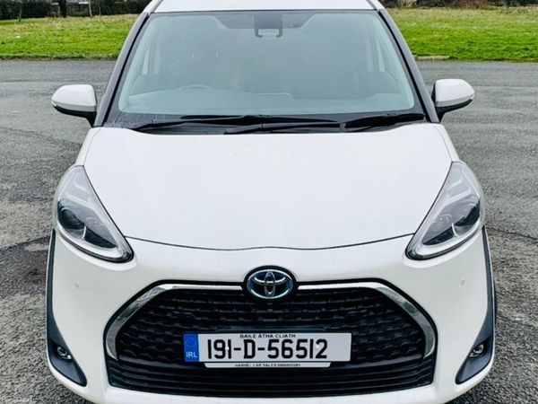 Toyota Sienta MPV, Petrol Hybrid, 2019, White