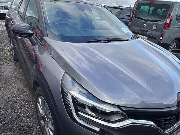 Renault Captur Hatchback, Petrol, 2022, Grey