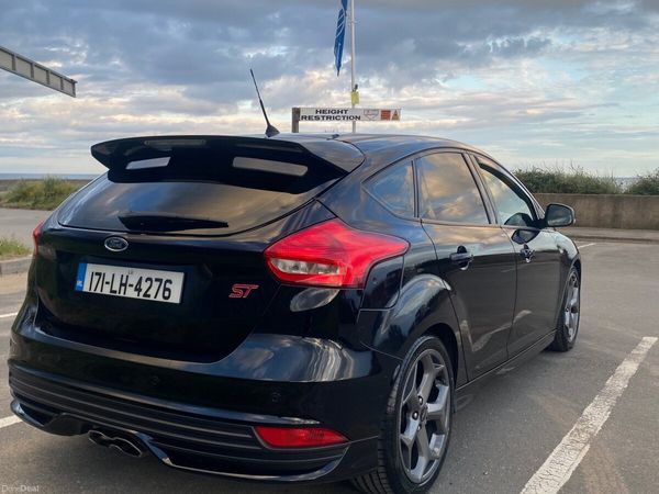 Ford Focus Hatchback, Diesel, 2017, Black