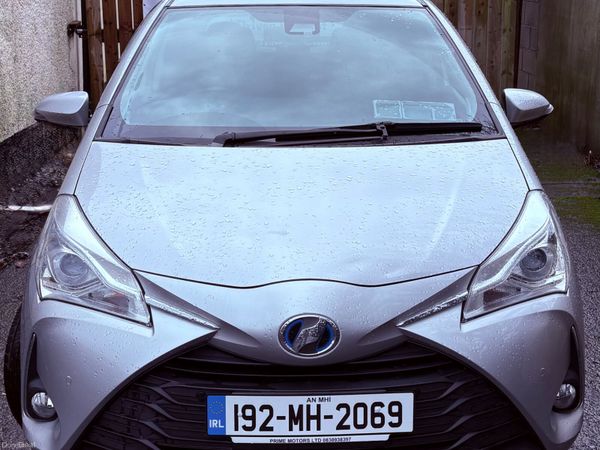 Toyota Vitz Hatchback, Petrol Hybrid, 2019, Silver