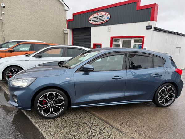 Ford Focus Hatchback, Diesel, 2021, Blue