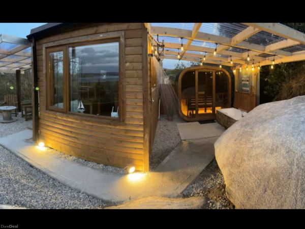 Toyota Avensis Saloon, Diesel, 2012, Silver