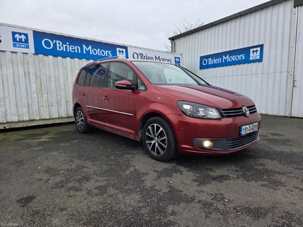 Volkswagen Touran MPV, Petrol, 2015, Red