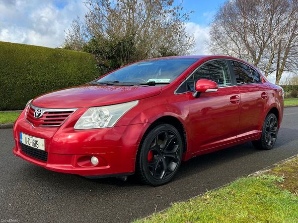 Toyota Avensis Saloon, Diesel, 2011, Red