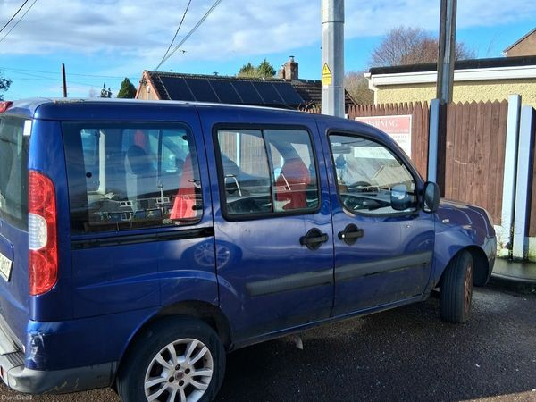 Fiat Doblo MPV, Petrol, 2011, Blue