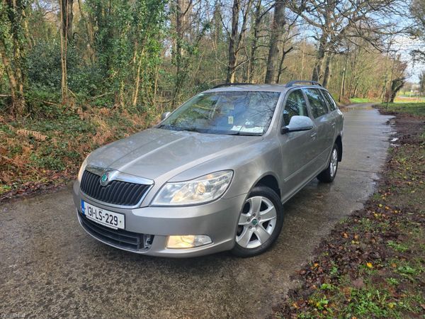 Skoda Octavia Estate, Diesel, 2013, Beige