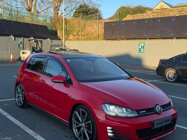 Volkswagen Golf Hatchback, Diesel, 2014, Red
