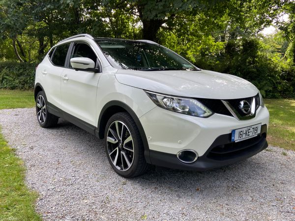 Nissan Qashqai Hatchback, Diesel, 2016, White