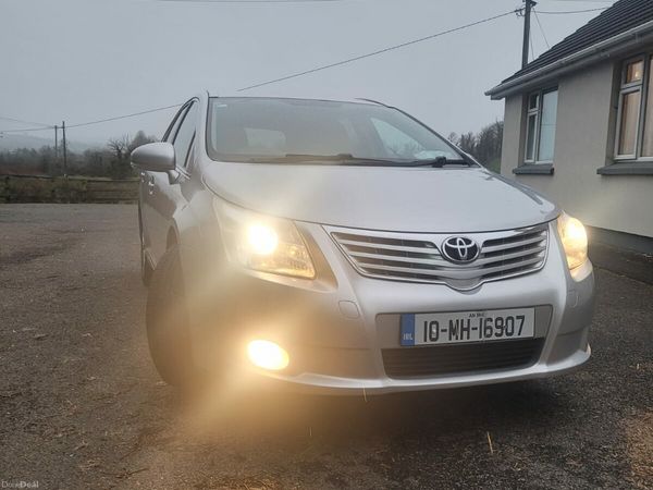 Toyota Avensis Estate, Petrol, 2010, Silver