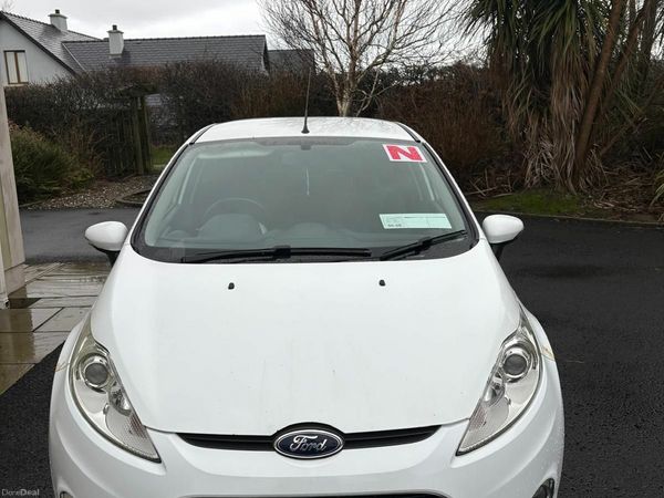 Ford Fiesta Hatchback, Petrol, 2012, White