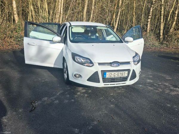 Ford Focus Hatchback, Petrol, 2012, White